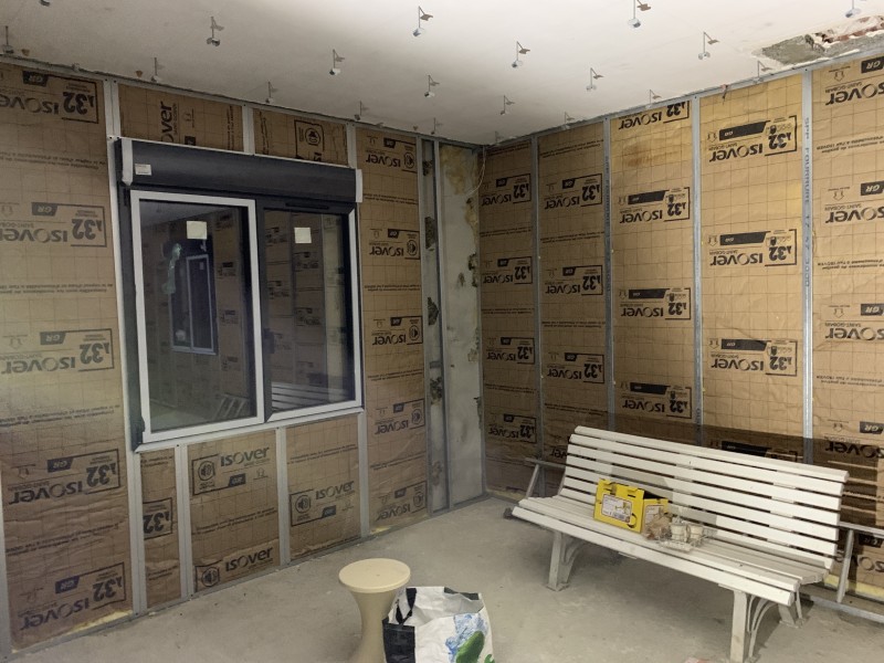 Optimisation thermique des murs avec GR32 et plafonds Placostil dans une maison à Saint-Genis-Pouilly