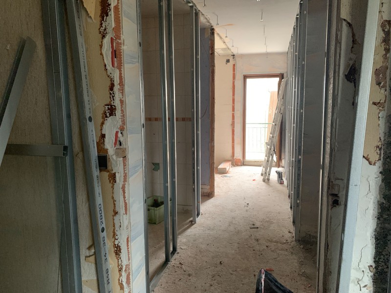 Optimisation thermique des murs avec GR32 et plafonds Placostil dans une maison à Saint-Genis-Pouilly