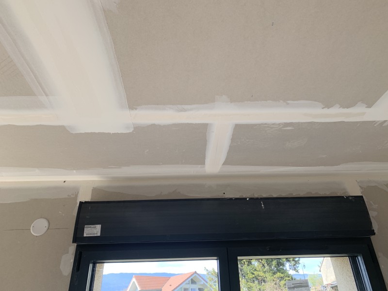 Pose de menuiseries extérieures aluminium grand vitrage avec isolation renforcée à Villeurbanne en limite de Lyon