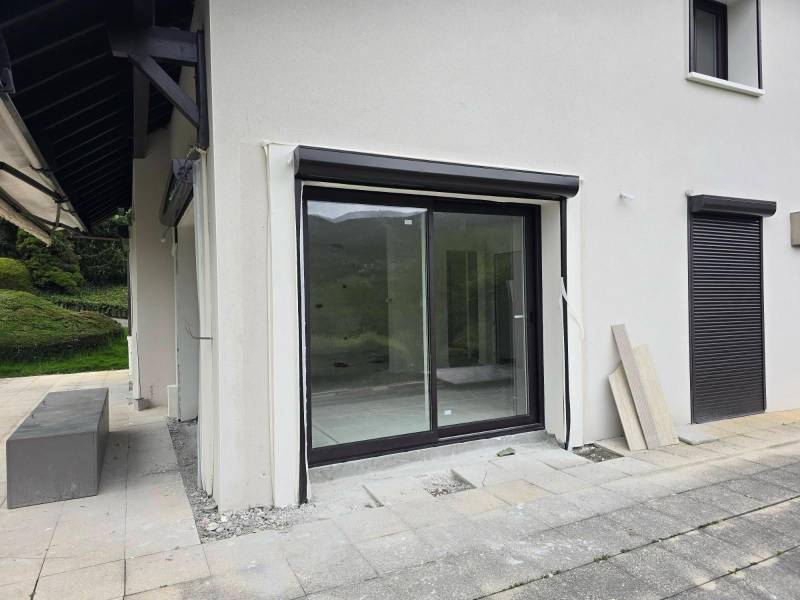 Porte-fenetre posée par entreprise générale RGE à Lyon