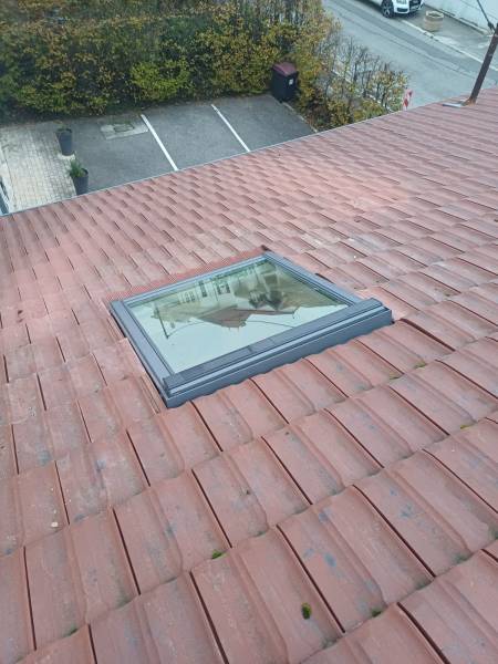 Isolation des combles et pose de velux pour améliorer l'efficacité énergétique à Meyzieu